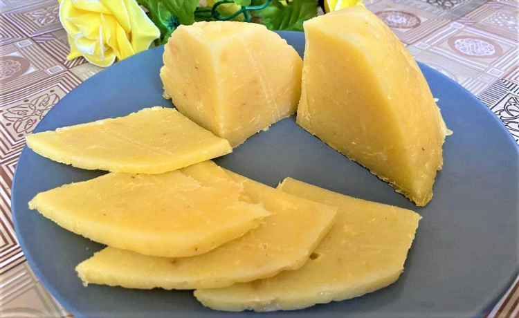 Сыр из молока и творога с яйцом в домашних условиях
